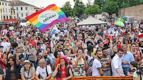 vivastreet gay udine|Gay Pub in Udine